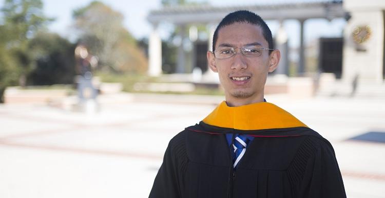 Raaj Ghosal, a Frederick P. Whiddon Scholar, earned a 3.78 grade-point average while enrolled as an Honors Program student. He will receive his bachelor’s degree in biomedical sciences and plans to go to medical school.